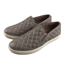 Steve Madden Ecentrcq quilted slip ons 7M